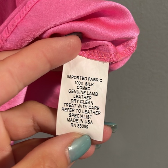 DREW‎ Vibrant Pink 100% Silk Button-Up Blouse Size Small - Picture 3 of 4